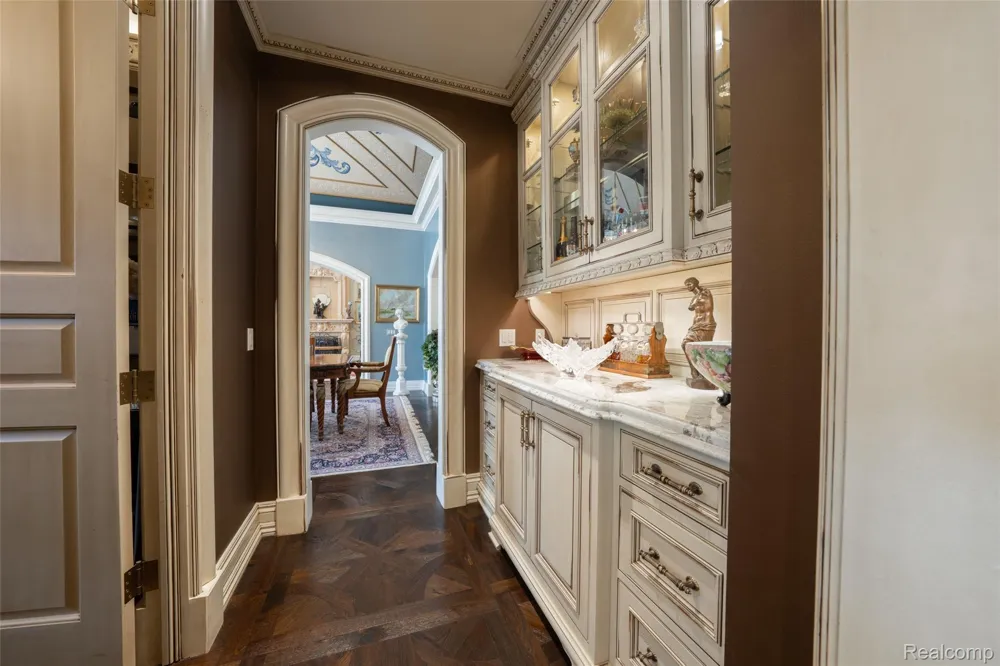 5621 Arbor Bay Court Genoa Township, MI 48116