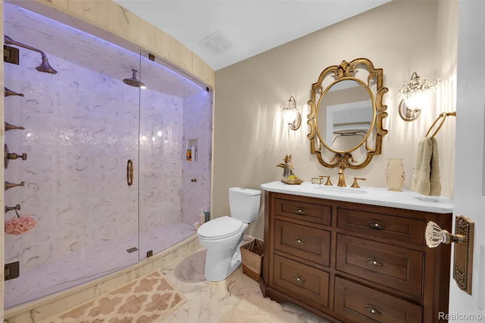 5621 Arbor Bay Court Genoa Township, MI 48116