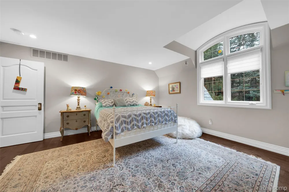 5621 Arbor Bay Court Genoa Township, MI 48116