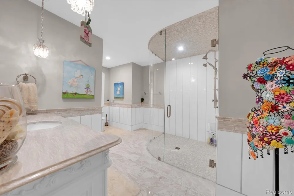 5621 Arbor Bay Court Genoa Township, MI 48116
