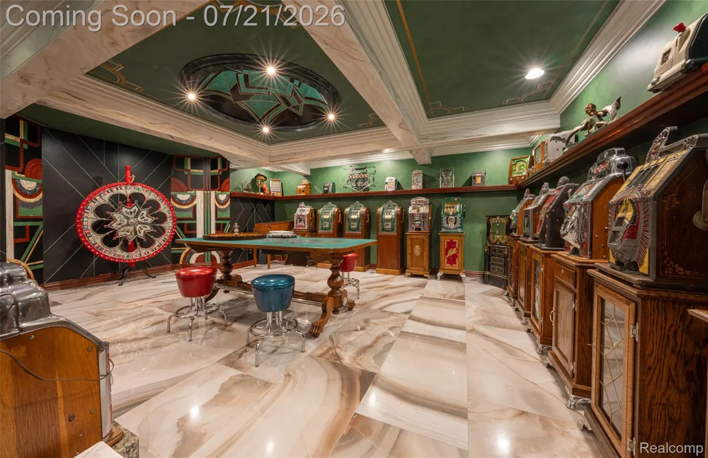 5621 Arbor Bay Court Genoa Township, MI 48116