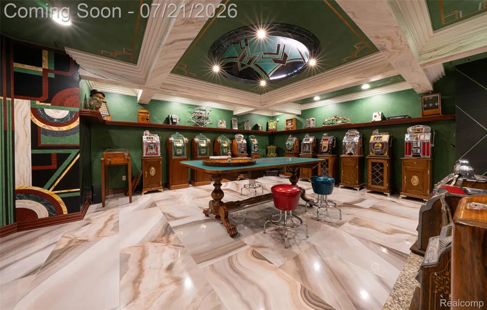 5621 Arbor Bay Court Genoa Township, MI 48116
