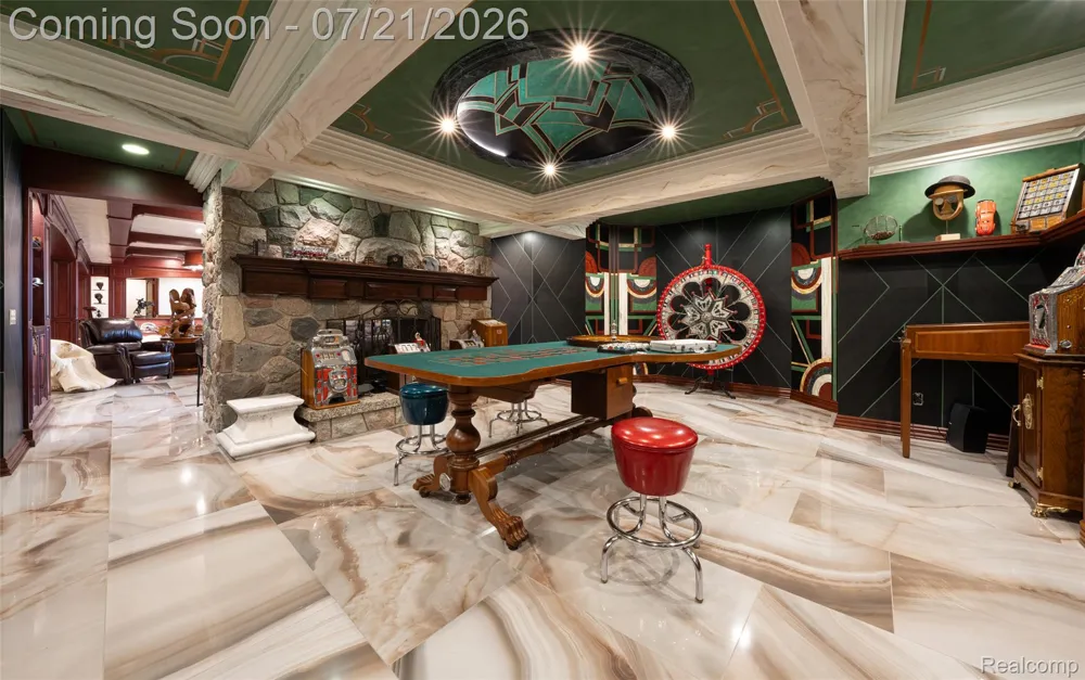 5621 Arbor Bay Court Genoa Township, MI 48116
