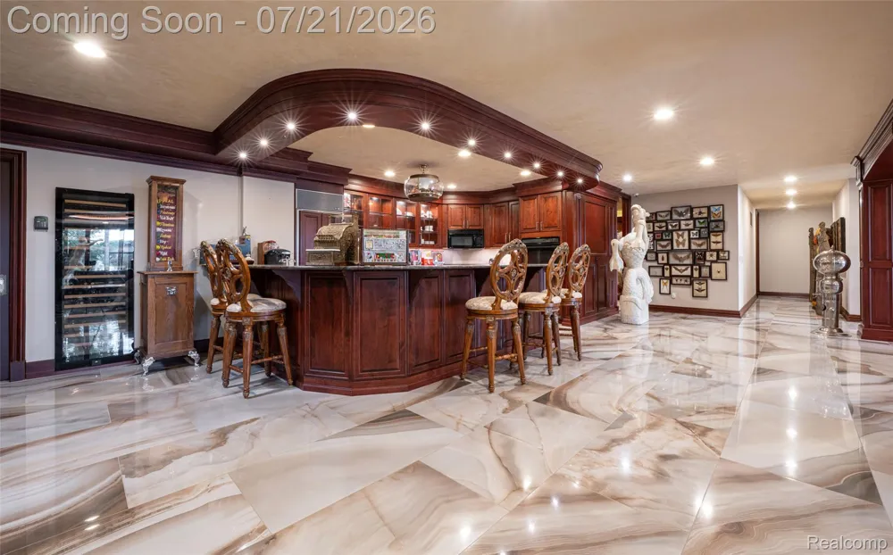 5621 Arbor Bay Court Genoa Township, MI 48116