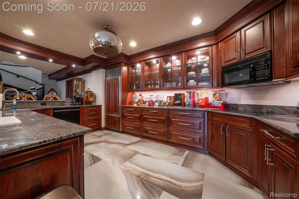 5621 Arbor Bay Court Genoa Township, MI 48116