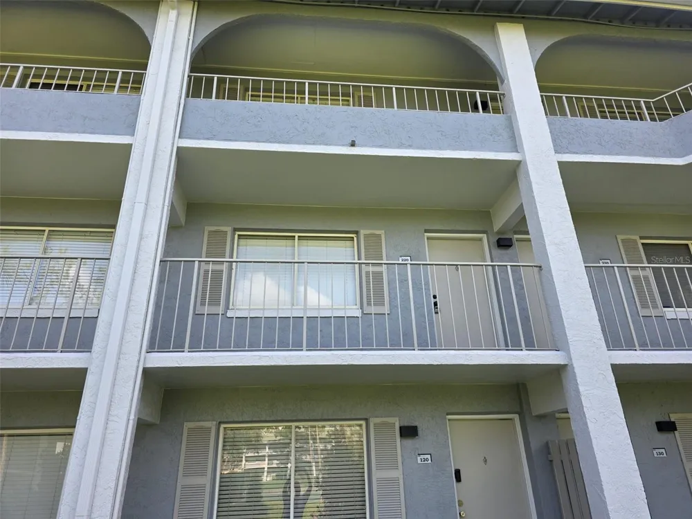 139 OYSTER BAY CIRCLE #220 Altamonte Springs, FL 32701