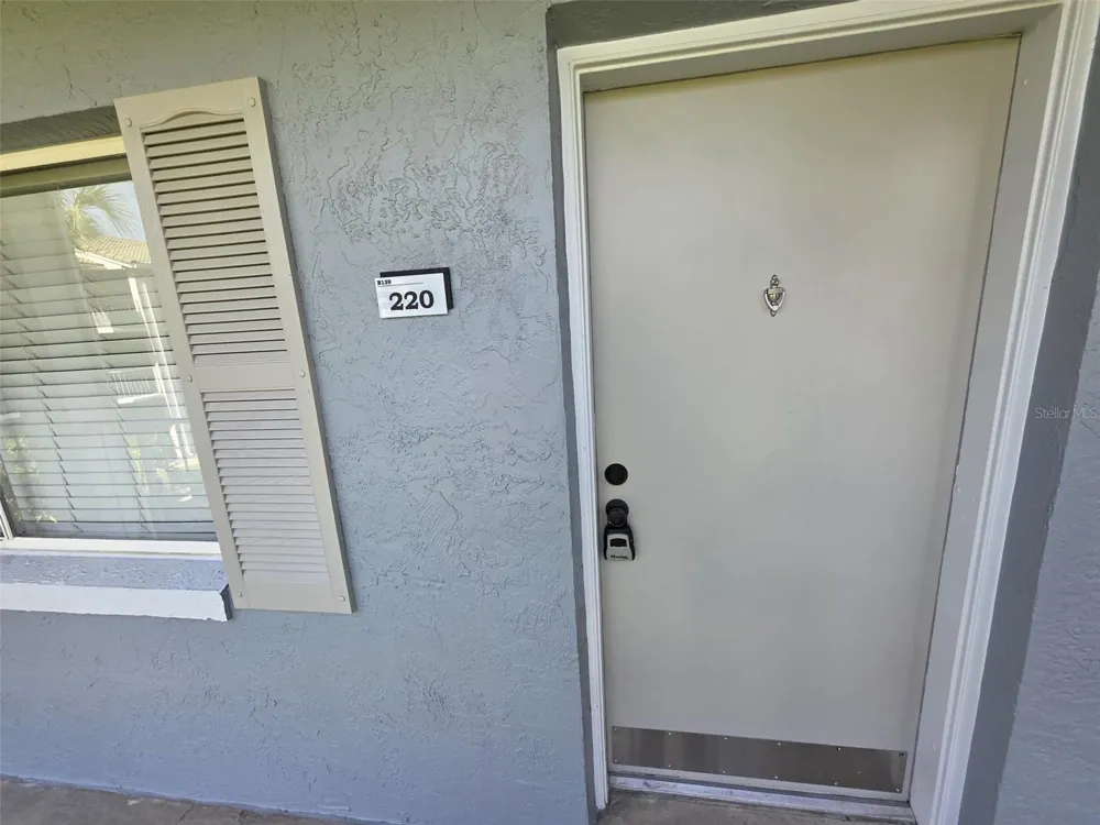 139 OYSTER BAY CIRCLE #220 Altamonte Springs, FL 32701