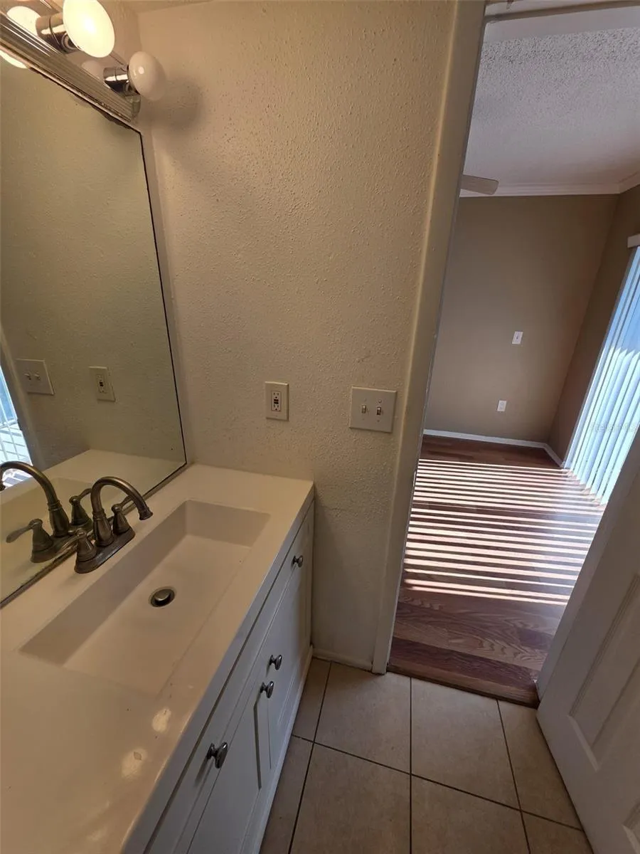 139 OYSTER BAY CIRCLE #220 Altamonte Springs, FL 32701
