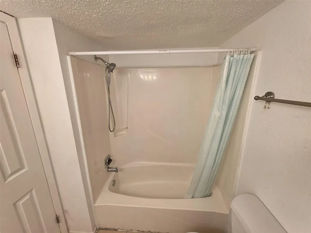139 OYSTER BAY CIRCLE #220 Altamonte Springs, FL 32701