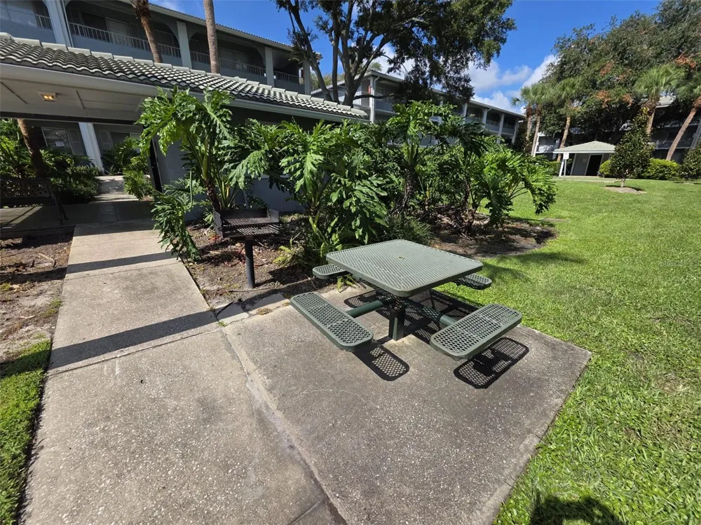 139 OYSTER BAY CIRCLE #220 Altamonte Springs, FL 32701