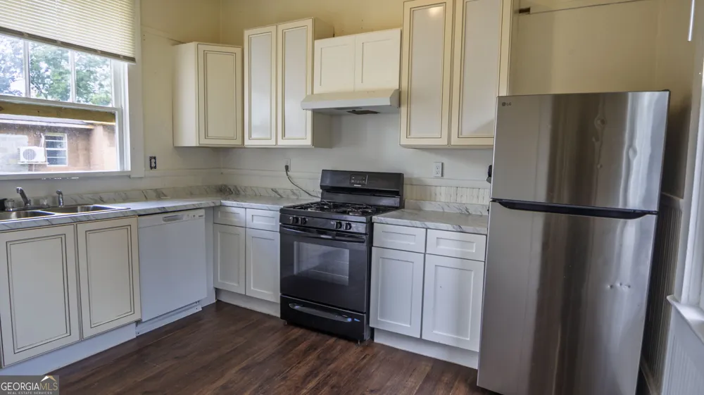 28 Johnson AVE Manchester, GA 31816