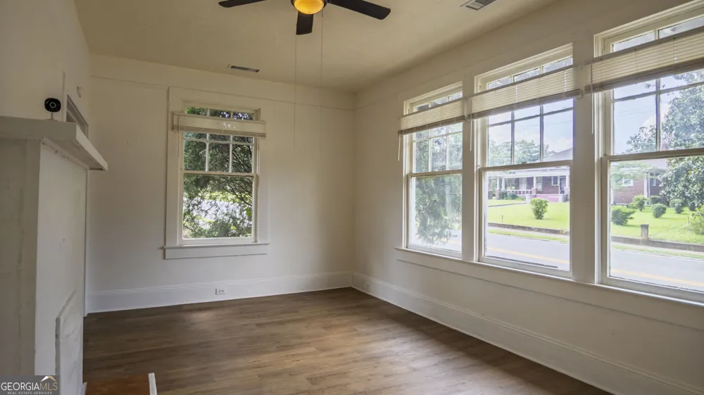 28 Johnson AVE Manchester, GA 31816