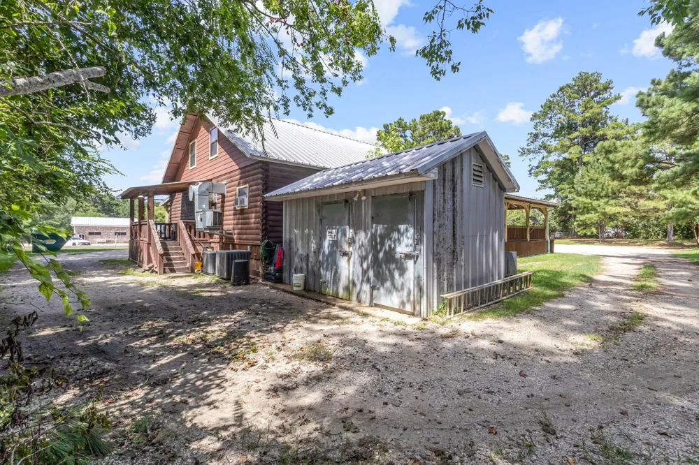 203 W Elder Street Colmesneil, TX 75938