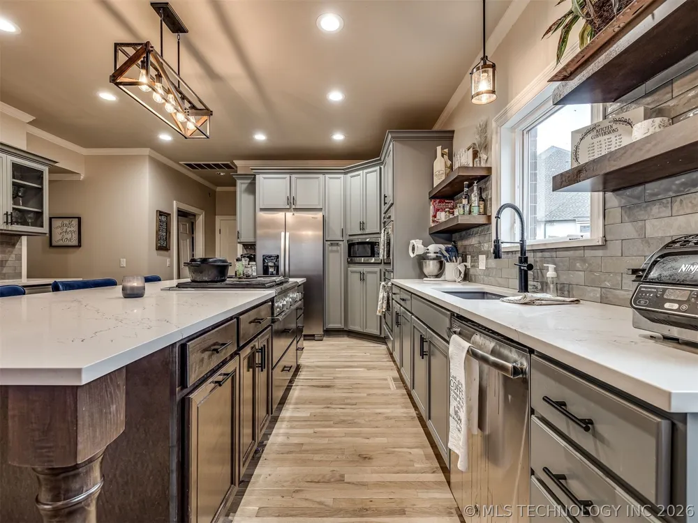 6301 S 5th Avenue Broken Arrow, OK 74011