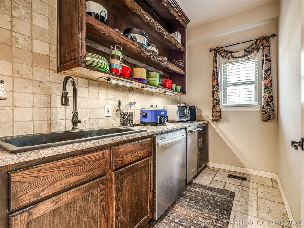6301 S 5th Avenue Broken Arrow, OK 74011