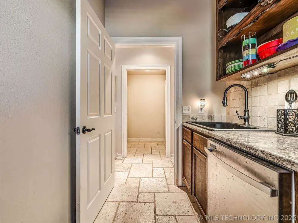 6301 S 5th Avenue Broken Arrow, OK 74011