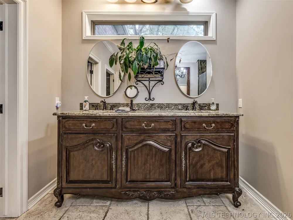 6301 S 5th Avenue Broken Arrow, OK 74011