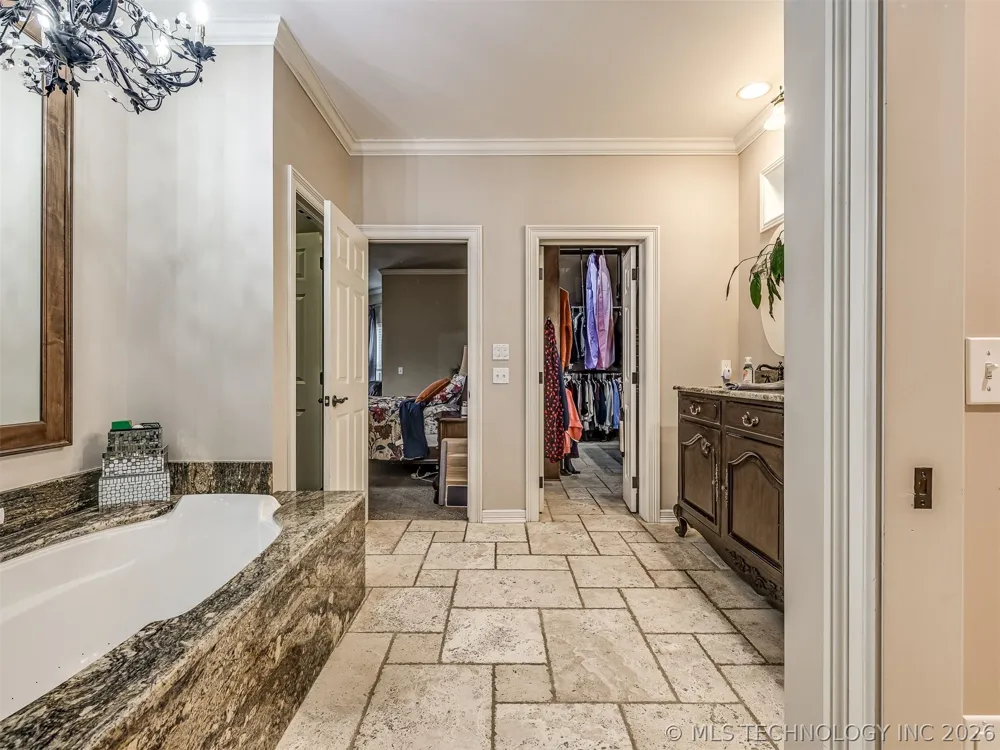 6301 S 5th Avenue Broken Arrow, OK 74011
