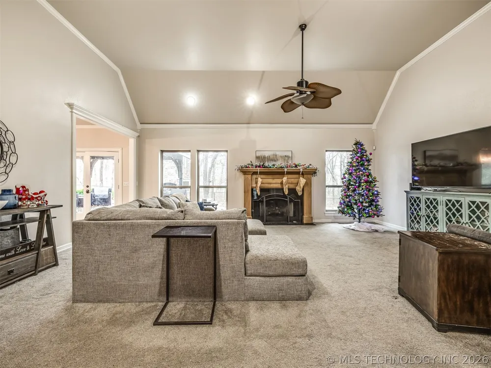 6301 S 5th Avenue Broken Arrow, OK 74011