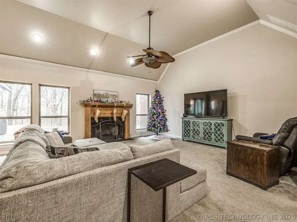 6301 S 5th Avenue Broken Arrow, OK 74011