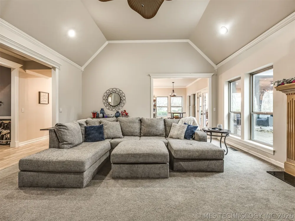 6301 S 5th Avenue Broken Arrow, OK 74011