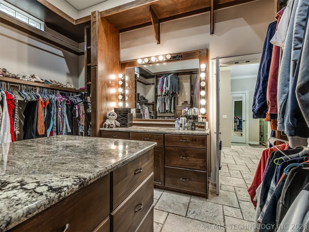 6301 S 5th Avenue Broken Arrow, OK 74011