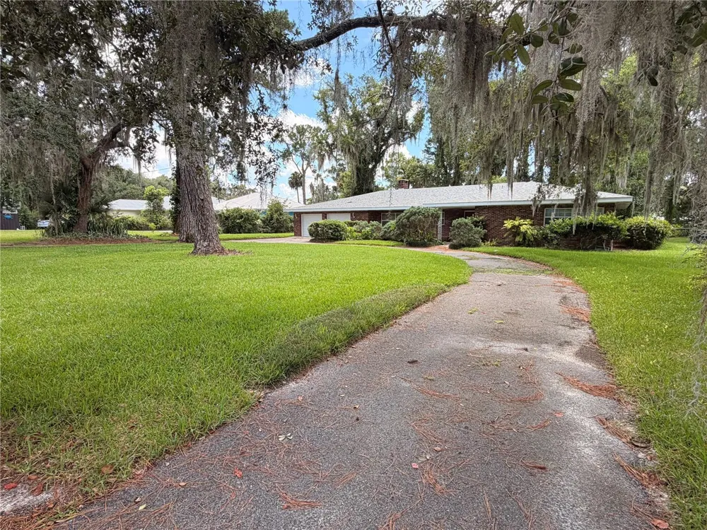 1940 ALICE DRIVE Astor, FL 32102