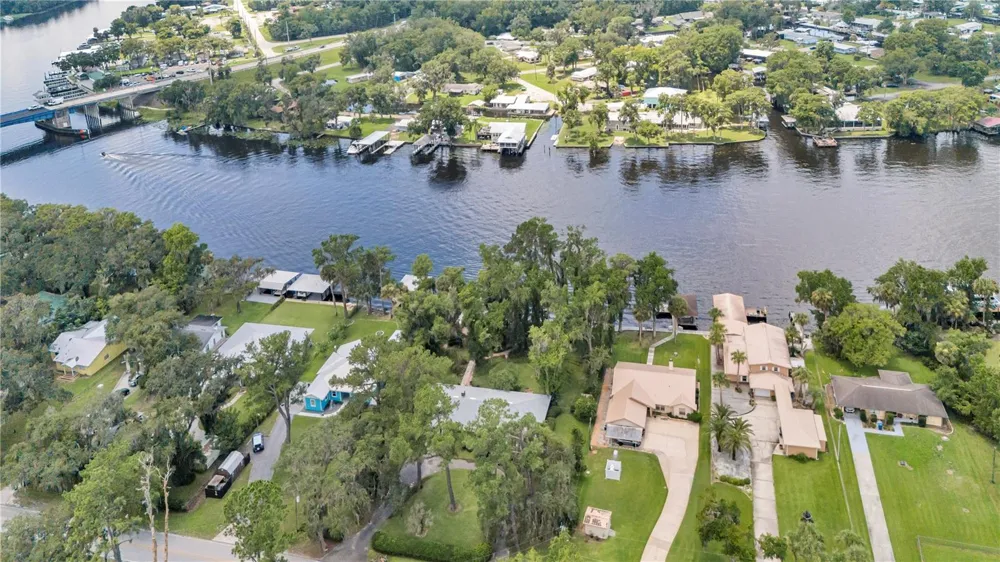 1940 ALICE DRIVE Astor, FL 32102