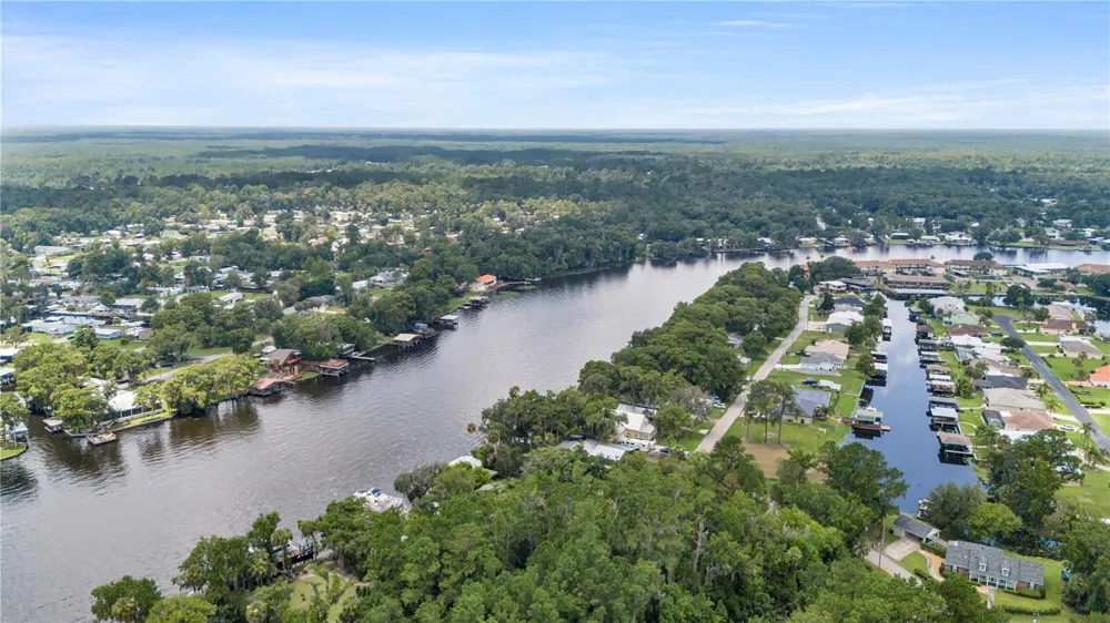 1940 ALICE DRIVE Astor, FL 32102