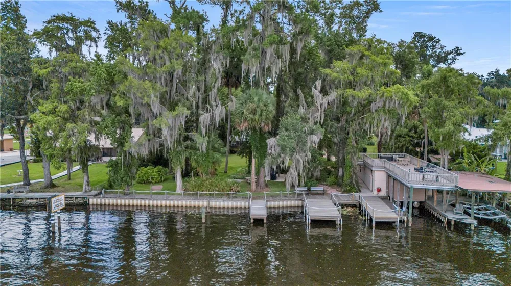 1940 ALICE DRIVE Astor, FL 32102