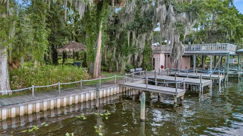 1940 ALICE DRIVE Astor, FL 32102