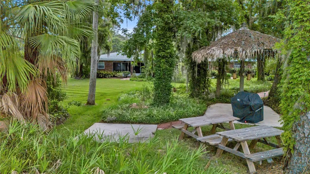 1940 ALICE DRIVE Astor, FL 32102