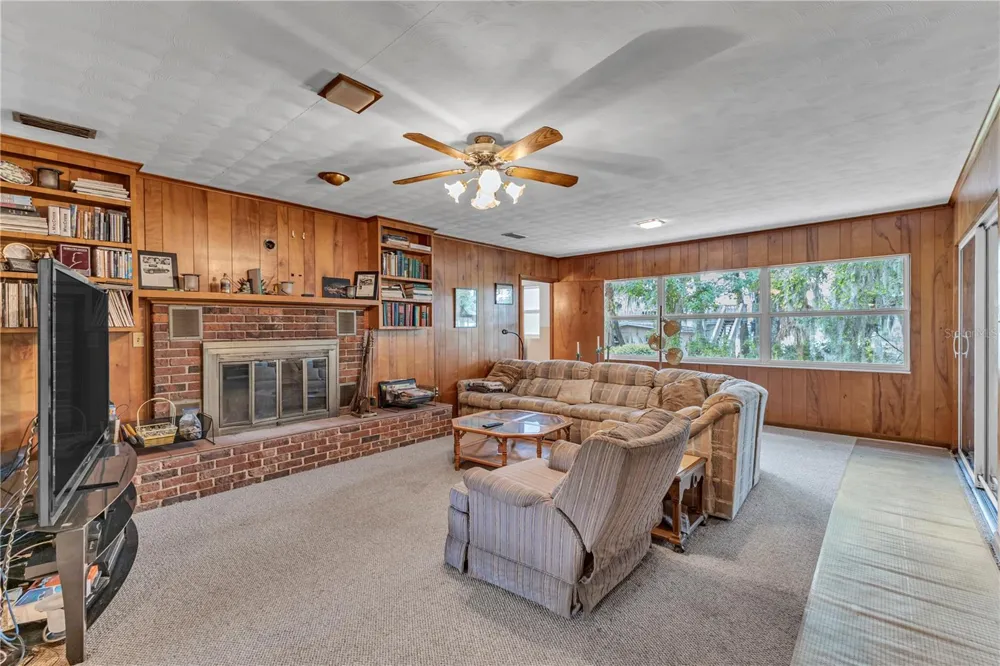 1940 ALICE DRIVE Astor, FL 32102