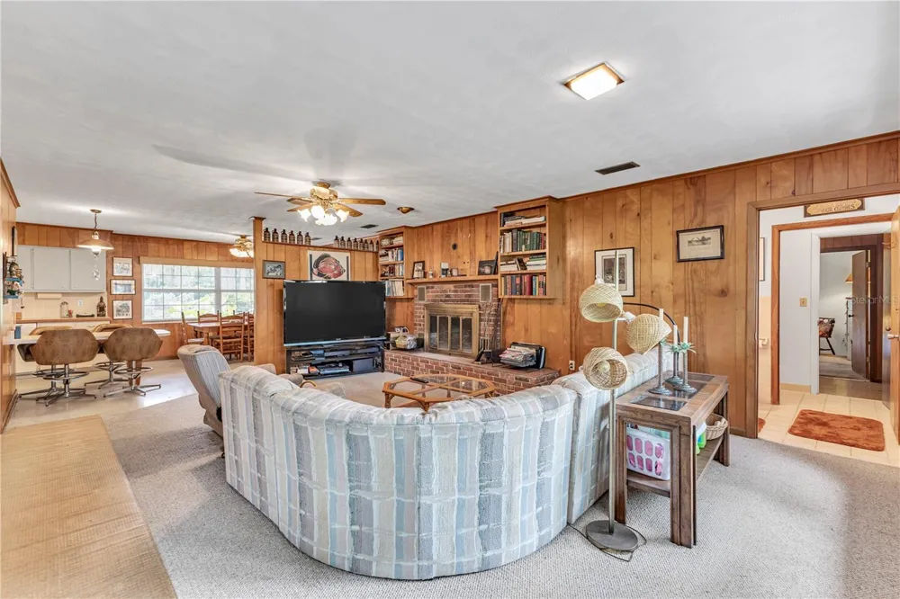 1940 ALICE DRIVE Astor, FL 32102