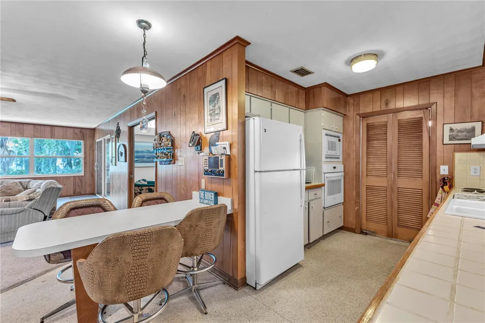 1940 ALICE DRIVE Astor, FL 32102