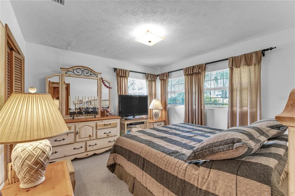 1940 ALICE DRIVE Astor, FL 32102