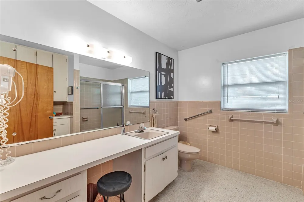 1940 ALICE DRIVE Astor, FL 32102