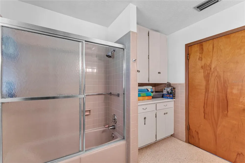 1940 ALICE DRIVE Astor, FL 32102