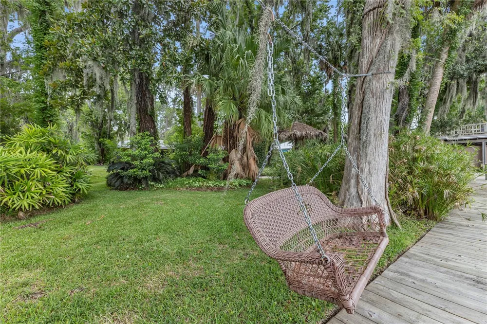 1940 ALICE DRIVE Astor, FL 32102