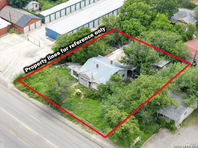 555 W Main St Uvalde, TX 78801