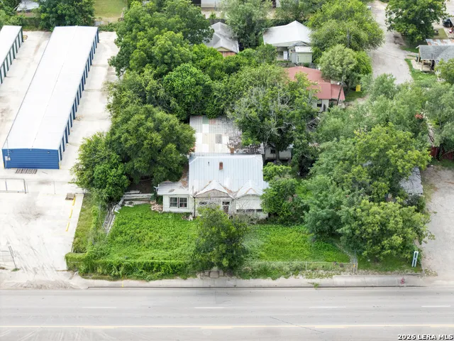 555 W Main St Uvalde, TX 78801