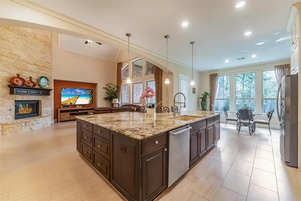1006 Blossom Field Lane Pinehurst, TX 77362