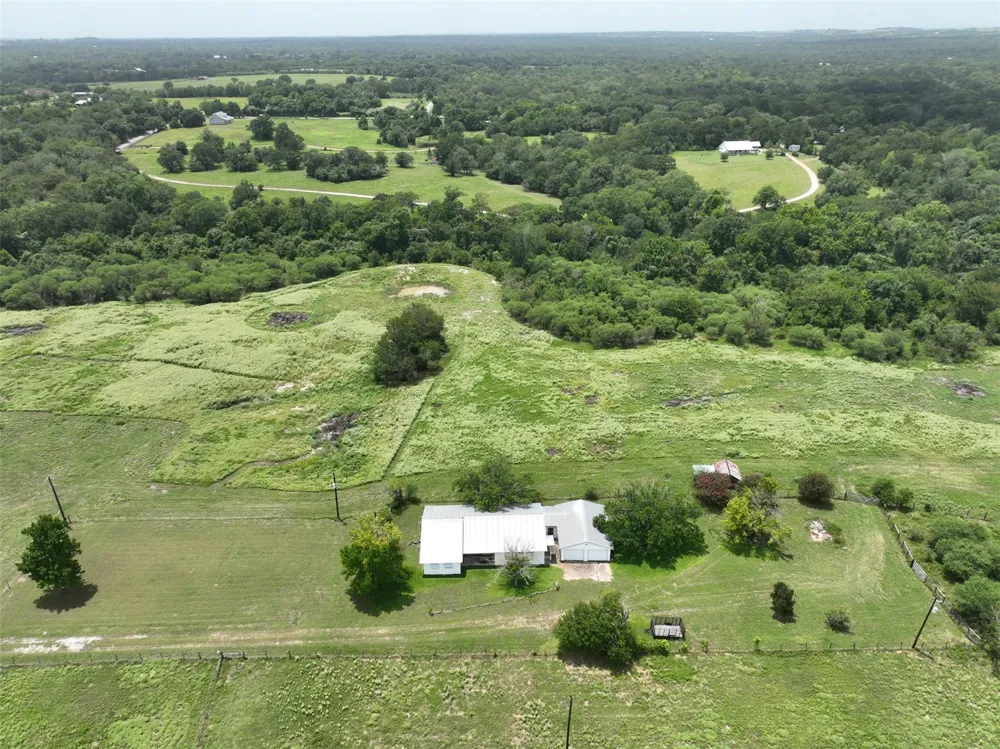 20525 Pickens Road Washington, TX 77880