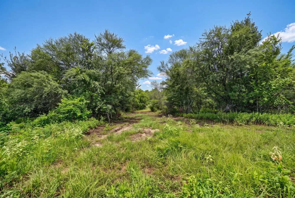 20525 Pickens Road Washington, TX 77880
