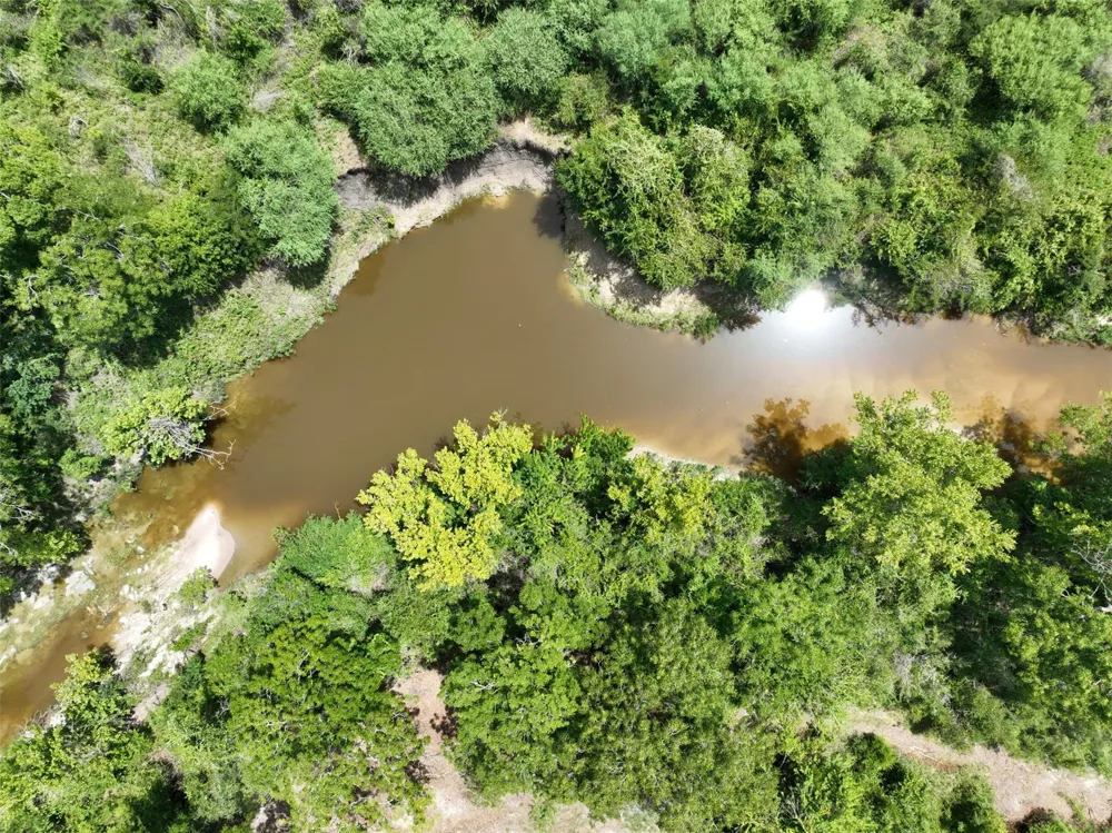 20525 Pickens Road Washington, TX 77880