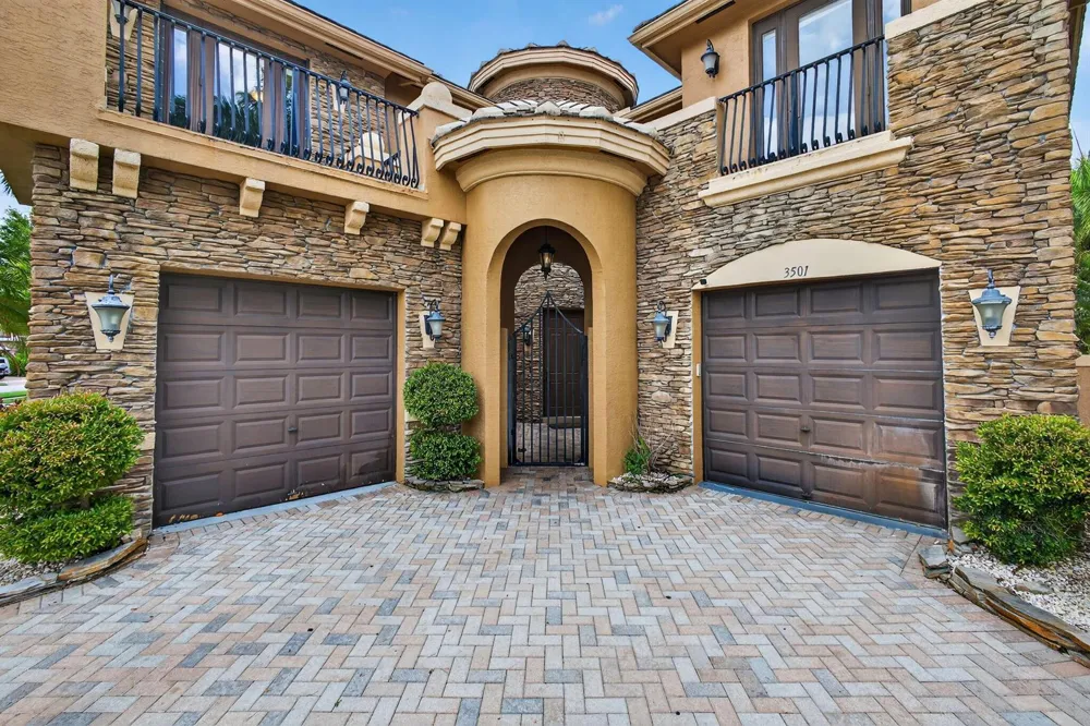 3501 Collonade Drive Wellington, FL 33449