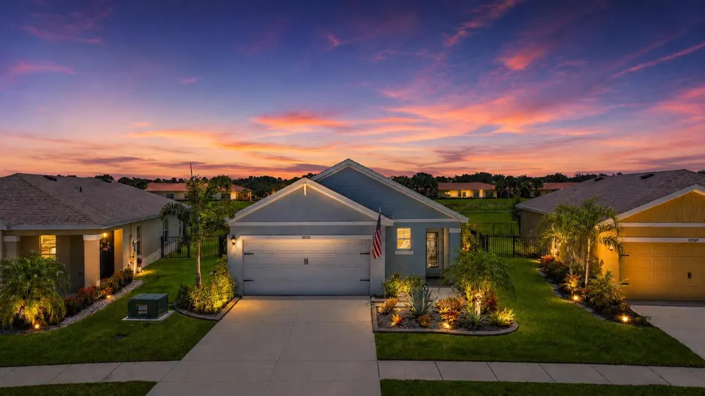 10555 SW VASARI WAY Port St. Lucie, FL 34987