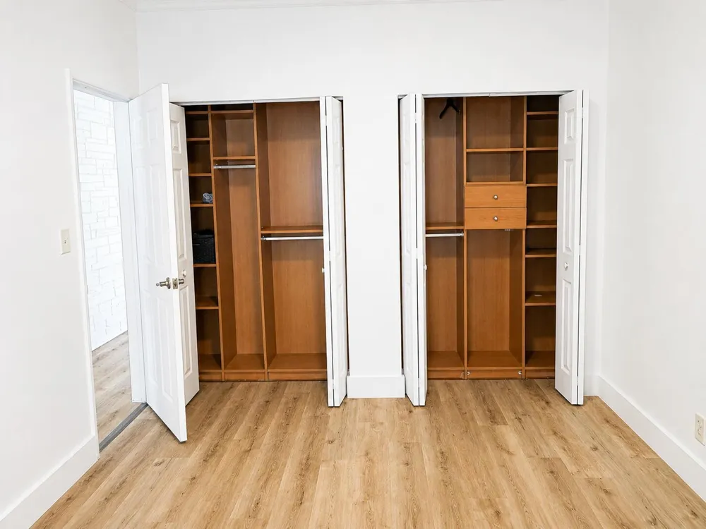 819 NE 2ND COURT Hallandale Beach, FL 33009