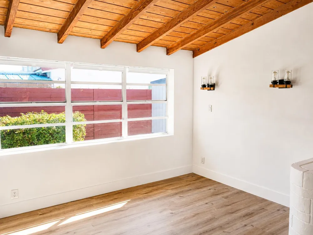 819 NE 2ND COURT Hallandale Beach, FL 33009
