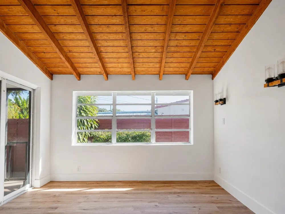 819 NE 2ND COURT Hallandale Beach, FL 33009